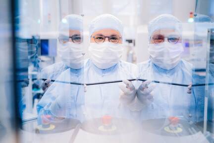 Für die Fertigung im Reinraum in Leoben wird Personal gesucht. 