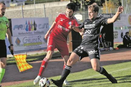 Aufsteiger St. Michael (rote Dress) konnte in der 1. Landesliga bisher nur selten glänzen.  