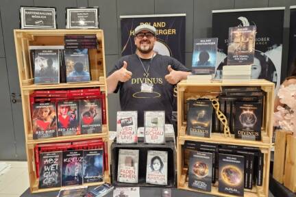 Im Bild Autor Roland Hebesberger. 