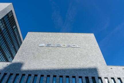 404 potentielle Opfer und 93 Menschenhändler identifziert 