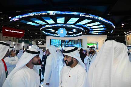 Gedränge am Stand der Abu Dhabi National Oil Company (Adnoc) bei der Internationalen Petro-Energie-Messe Adipec im Wüstenstaat Anfang dieser Woche. 