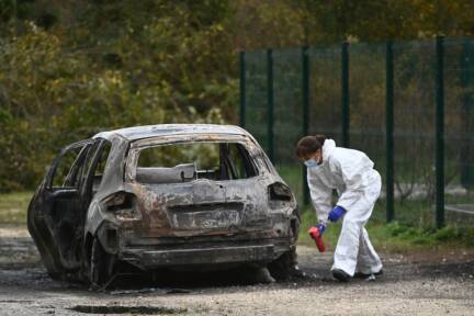 Das ausgebrannte Auto nach dem Anschlag 