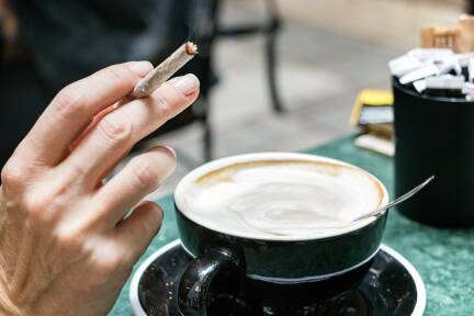 Im Durchschnitt rauchen in Europa rund 24 Prozent der Menschen. 