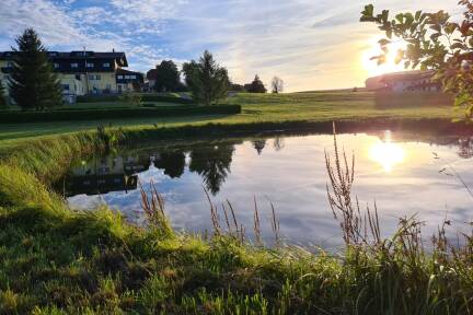 Ruhe ist unser Luxus, Entschleunigung unser Alltag: Es gibt sie noch, ein paar wenige unberührte Fleckchen. Das Landhotel Moorhof, rund um das Ibmer Moor, ist der Geheimtipp im Innviertel. 
