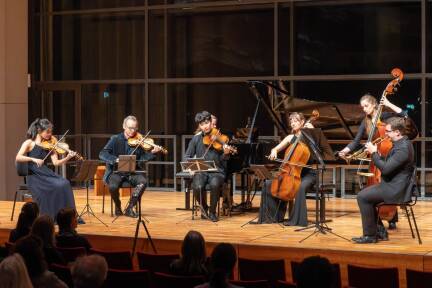 Das 'HerbstTöne' ist ein Kammermusikfestival, das vom 21. bis 23. November 2025 in Salzburg stattfindet und unter der künstlerischen Leitung von Lukas Hagen steht. 