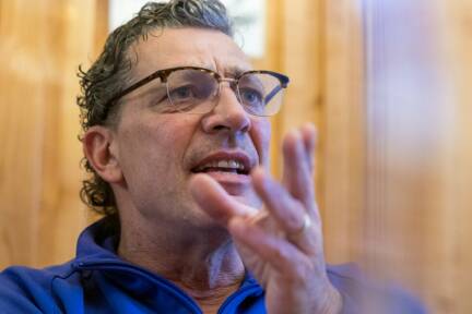 Bloéb holt 2026 Pixner bei einem Mitterer-Stück auf die Bühne in Telfs 