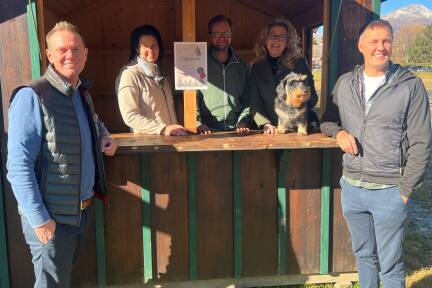 Das Organisationsteam von links: Harald Moser, Gundi Prodinger, Leo Moser, Elisabeth Macheiner, Dackel Elli und Armin Esl. 