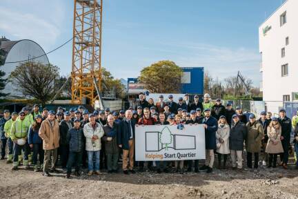 Heute wurde der Grundstein für das „Kolping.Start.Quartier“ gelegt. Bild:sw/Manuel Horn  