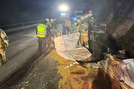 Die B 311 war während der Aufräumarbeiten gesperrt. 