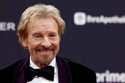 Thomas Gottschalk kommt bei der Bambi-Verleihung 2025 an. 