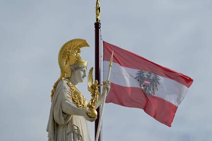 Die Parteien beherrschen den Staat. Und profitieren auch von den Ressourcen, die dieser bereit stellt. 