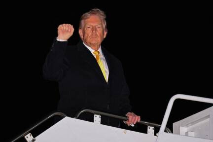 Trump kündigte Klage in der Air Force One an 