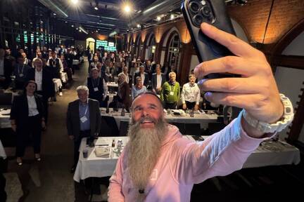 Jürgen Schmitt ist „Corporate Influencer“ der Deutschen Bank. 