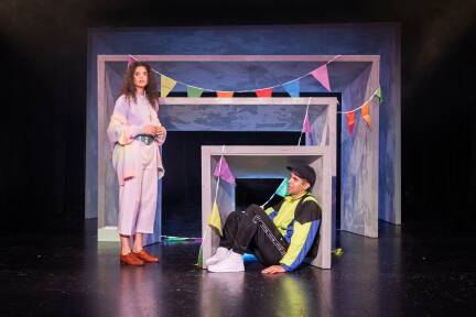 Leyla Bischoff und Younes Tissinte in „Ich rufe meine Brüder“ 