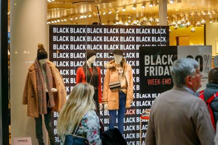 Auch der stationäre Handel lockt mit Angeboten zum Black Friday. 