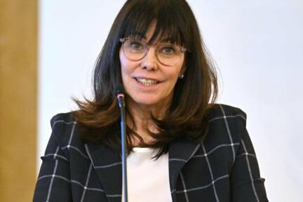 Martha Schultz macht Erhöhung für Spitzenfunktionäre rückgängig 