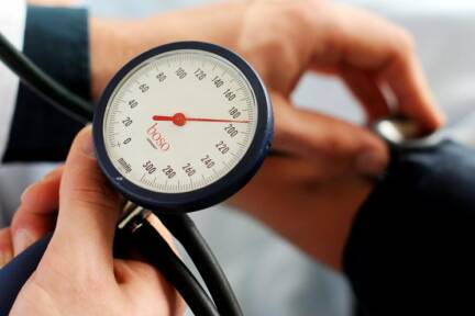 Wie die Auswertungen ergaben, erhöhte sich das Atherosklerose-Risiko bereits ab systolischen Blutdruckwerten von 120 mmHg und diastolischen 80 mmHg. 