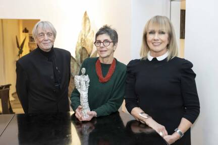 Die Künstler Zoltán Pap und Katharina Schmidinger mit Galeristin Eva Pap. 