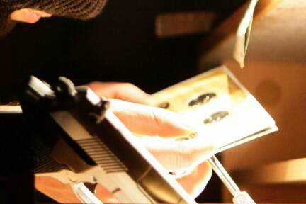 Räuber attackierten Wachmann 