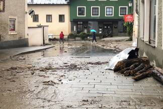 Das Zentrum von Hallein ist schwer getroffen.  