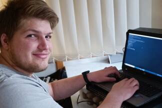 Raphael Willert, IT-Betriebstechniker bei binderholz. 