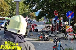 Beim McDonald’s-Restaurant in der Alpenstraße kam es zu einem Unfall mit mehreren Verletzten. 