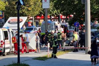 Beim McDonald’s-Restaurant in der Alpenstraße kam es zu einem Unfall mit mehreren Verletzten. 