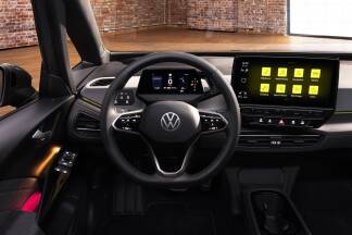 Optisch und haptisch wirkt das Facelift des ID.3 fast wie ein völlig neues Auto. An den technischen Daten ändert sich im Vergleich zum Vorgänger nichts.  