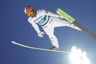 Jan Hörl hatte vor seinem zweiten Sprung Probleme mit der Bindung und belegte den 14. Rang, unmittelbar vor Michael Hayböck. 