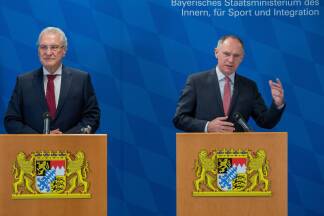 Treffen in Ainring: Die Innenminister Joachim Herrmann (l.) und Gerhard Karner. 