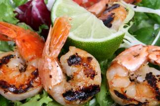 Fleisch, Fisch, vegetarische Alternativen – beim Grillen ist für jeden etwas dabei. 