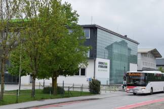 Das Bundesgymnasium Seekirchen lockt Schüler aus der gesamten Region an. Das Bundesgymnasium Seekirchen lockt Schüler aus der gesamten Region an.