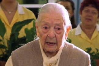 Agnes Primocic zu ihrem 100. Geburtstag 2005.  