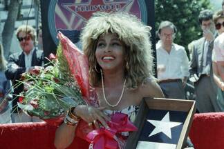 1986 gab es für die Sängerin einen Stern auf dem Hollywood Walk of Fame. 