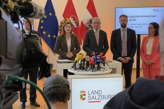 Am Freitag präsentierten Landeshauptmann Wilfried Haslauer und FPÖ-Klubobfrau Marlene Svazek die neue schwarz-blaue Koalition. 