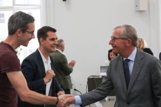 Haslauer begrüßt KPÖ-Mann Dankl.  