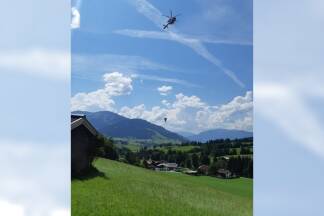 Auf einer Höhe von ca. 2580 Metern stürzte die 29-Jährige rund 200 Höhenmeter über steiles Felsgelände südlich des Gipfels ab. 