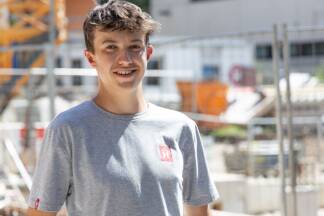 Der 16-jährige Felix ist gerade im ersten Lehrjahr zum Hochbauer beim Bau, Holz und Immobilienunternehmen Hillebrand.  