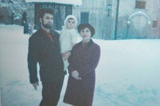 Heribert und Helene Wieser mit ihrer eineinhalbjährigen Tochter Michaela. 