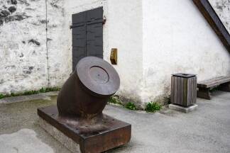 In die Kanone konnte man früher hineinklettern, ehe sie vor Jahren geschlossen wurde. 