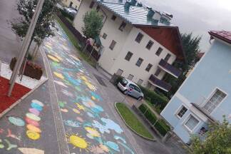 Hier fahren keine Elterntaxis mehr – die Schulstraße in Bad Hofgastein. 