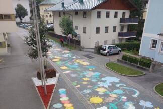Hier fahren keine Elterntaxis mehr – die Schulstraße in Bad Hofgastein. 