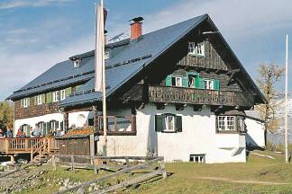 Die Ostpreußenhütte, 1928 errichtet, wird aktuell saniert. Im Dezember öffnet sie mit neuer Pächterin.  