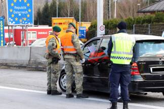 Grenzkontrollen wie hier zwischen Salzburg und Freilassing während der Pandemie mit Bundesheer-Unterstützung. 