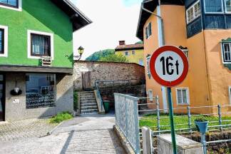 Der Garten ist aktuell nicht für die Öffentlichkeit zugänglich. Die Stiege, die sich zwischen den Häusern mit der Adresse Oberhofgasse 10 und 12 befindet, gehört der Stadtgemeinde.  