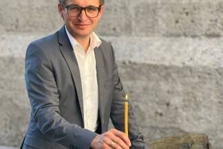 Dominik Elmer mag Kerzen, wenn es um das Gedenken geht.  