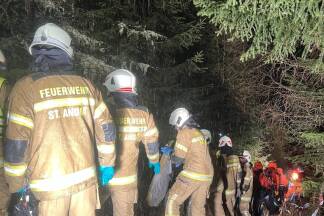 Die Feuerwehren sicherten die Absturzstelle. 
