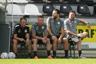 Christian Lothring (l.) sitzt nicht mehr auf der Trainerbank. 