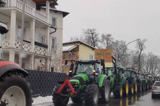 Traktorenkolonne Montag um die Mittagszeit in Freilassing.  