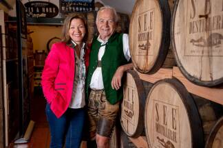 Renate und Johannes Peinsteiner führen seit 2015 die See-Destillerie. 